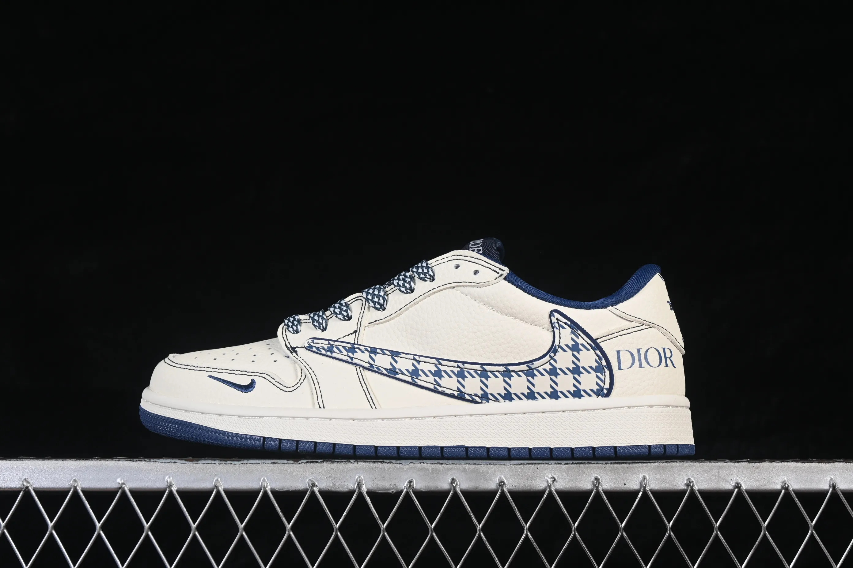 All categories Air Jordan Jordan series basketball shoes Air Jordan 1 Low high-end customized low-top sneakers Air Jordan 1 Low AJ1 Joe 1 Dior joint high-end customized low-top retro basketball shoes LD2028-072